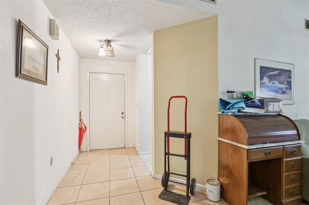 Active With Contract: $239,900 (3 beds, 2 baths, 1374 Square Feet)