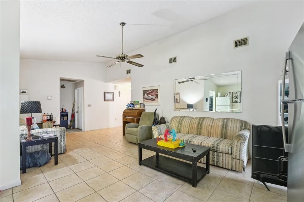 Active With Contract: $239,900 (3 beds, 2 baths, 1374 Square Feet)