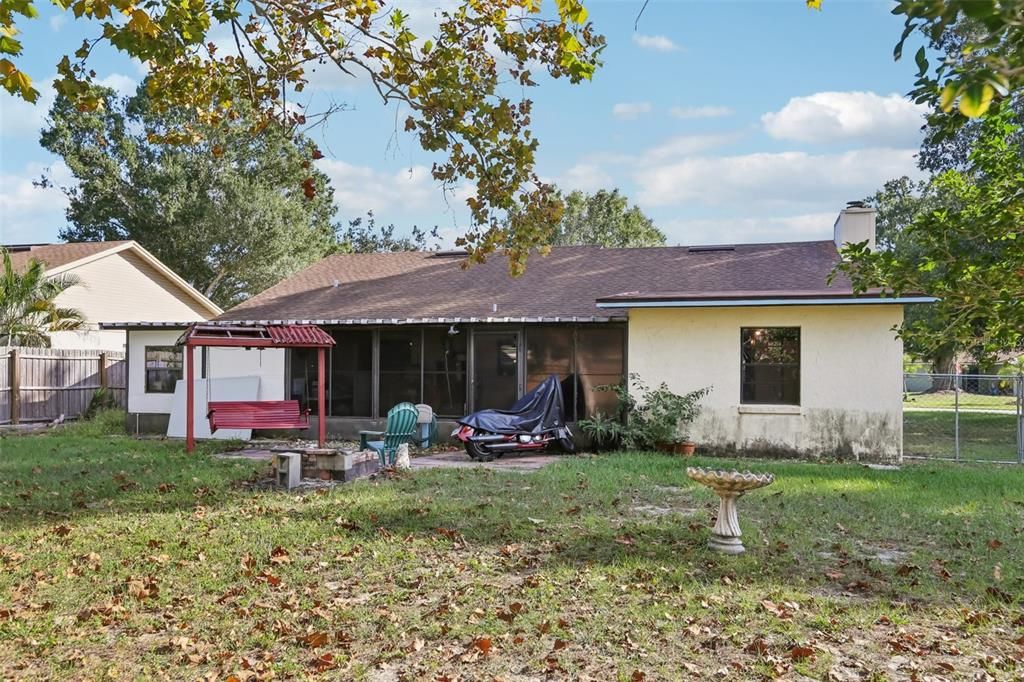 Active With Contract: $239,900 (3 beds, 2 baths, 1374 Square Feet)