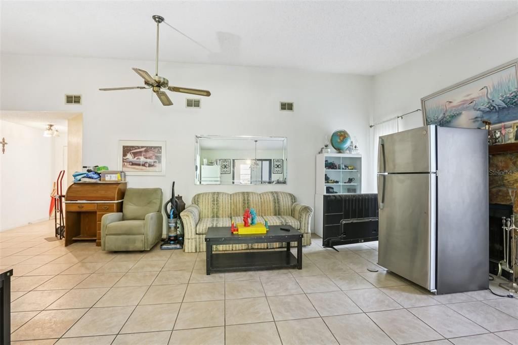 Active With Contract: $239,900 (3 beds, 2 baths, 1374 Square Feet)