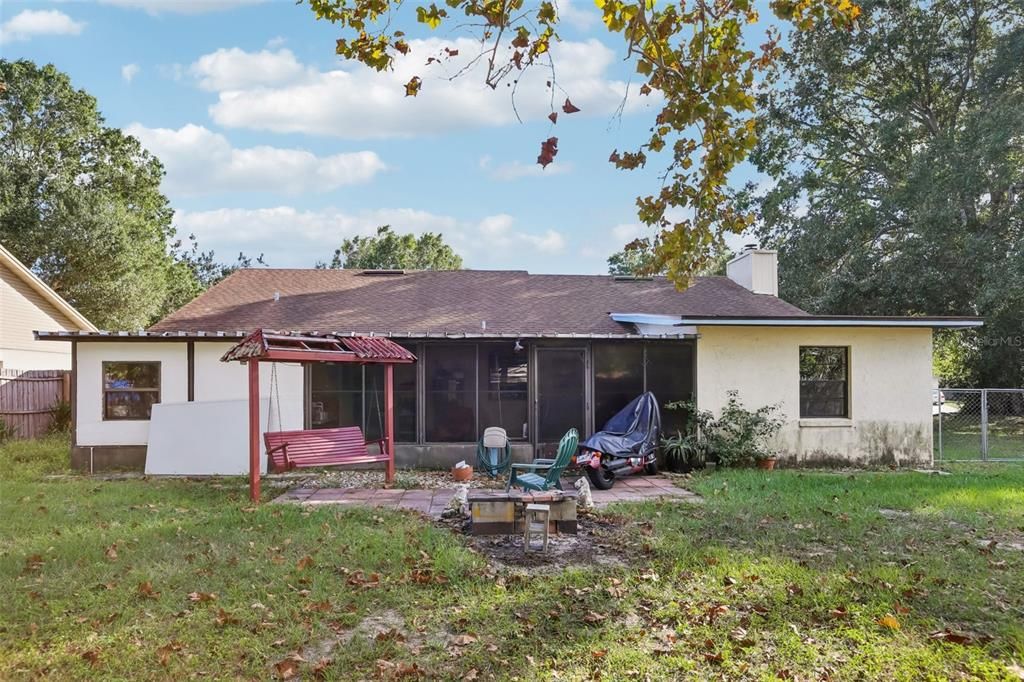 Active With Contract: $239,900 (3 beds, 2 baths, 1374 Square Feet)