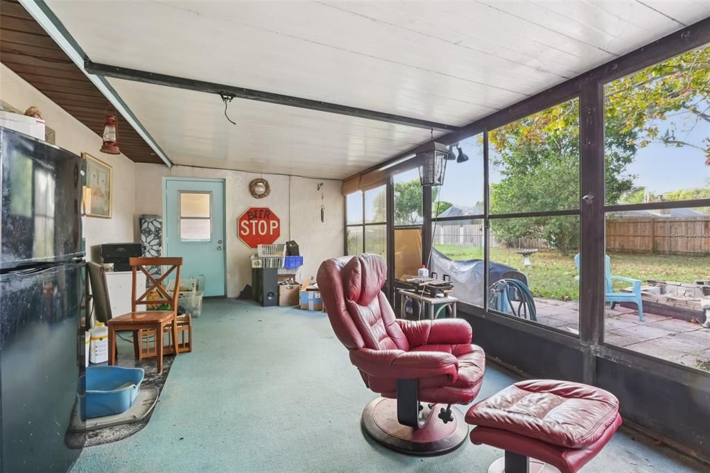 Active With Contract: $239,900 (3 beds, 2 baths, 1374 Square Feet)