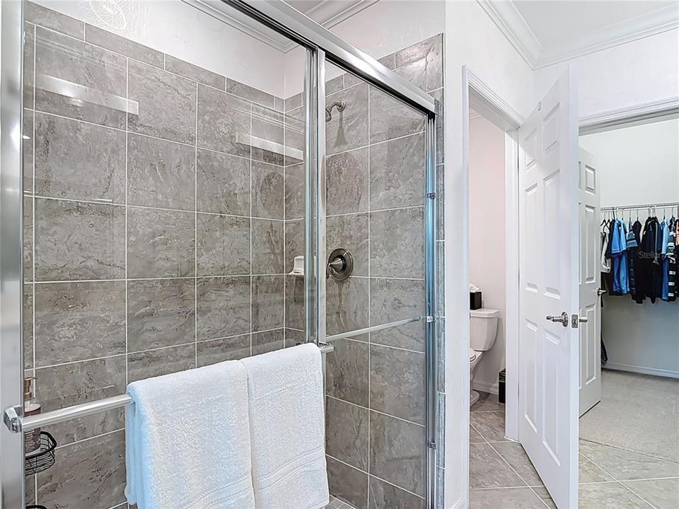 For Sale: $379,000 (2 beds, 2 baths, 1379 Square Feet)