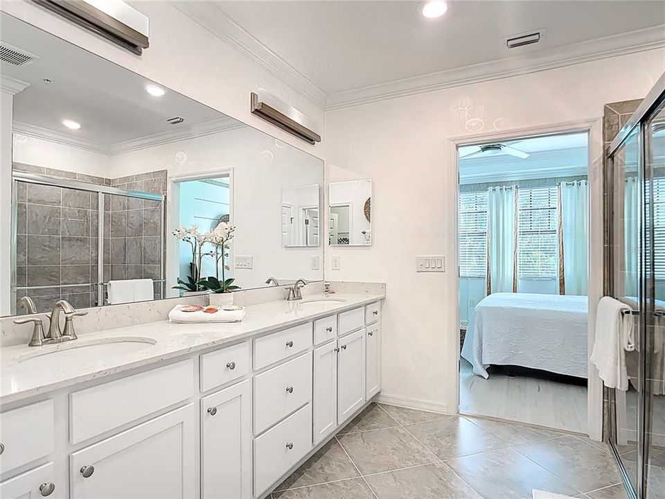 For Sale: $379,000 (2 beds, 2 baths, 1379 Square Feet)