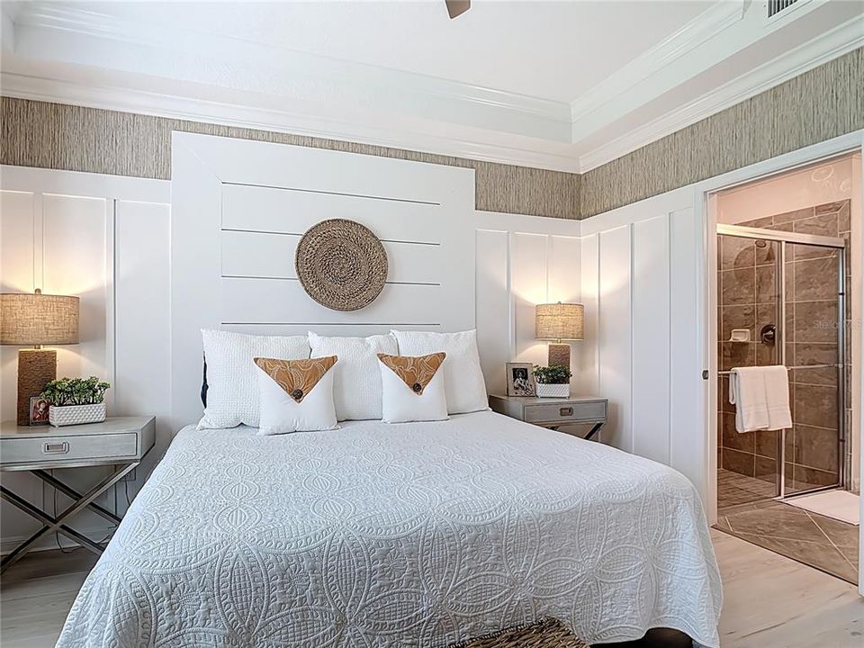 For Sale: $379,000 (2 beds, 2 baths, 1379 Square Feet)