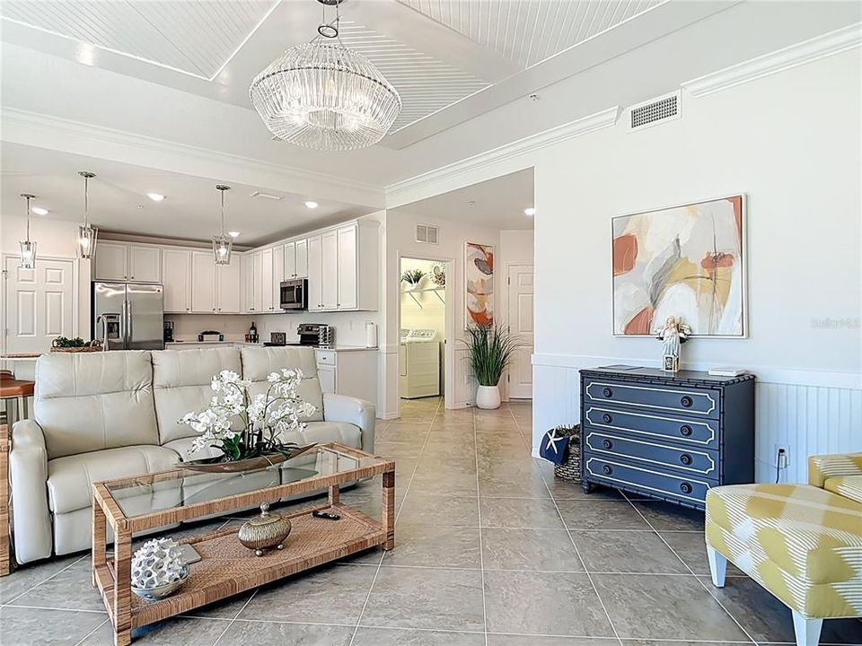 For Sale: $379,000 (2 beds, 2 baths, 1379 Square Feet)