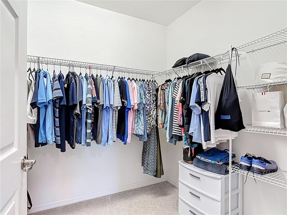 For Sale: $379,000 (2 beds, 2 baths, 1379 Square Feet)