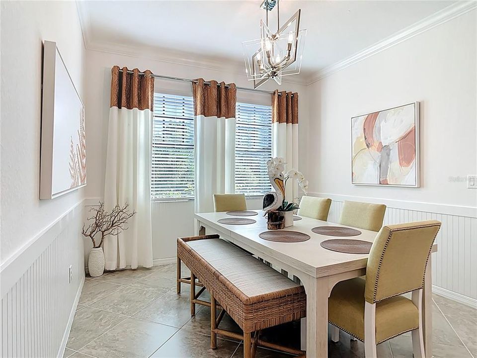 For Sale: $379,000 (2 beds, 2 baths, 1379 Square Feet)