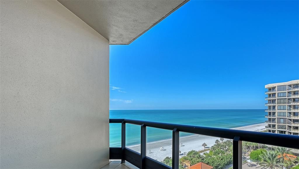 For Sale: $3,395,000 (3 beds, 4 baths, 3045 Square Feet)