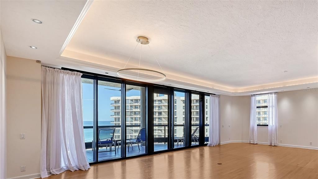 For Sale: $3,395,000 (3 beds, 4 baths, 3045 Square Feet)