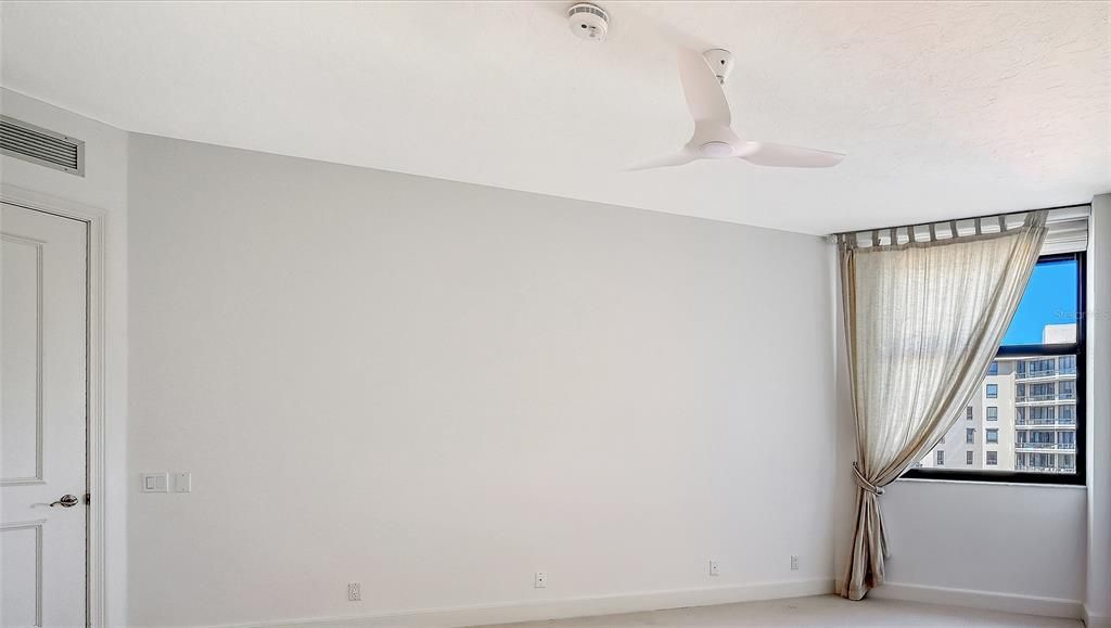 For Sale: $3,395,000 (3 beds, 4 baths, 3045 Square Feet)