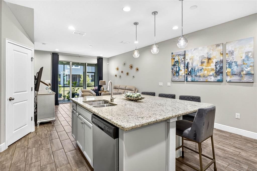 待售: $390,000 (3 贝兹, 2 浴室, 1667 平方英尺)