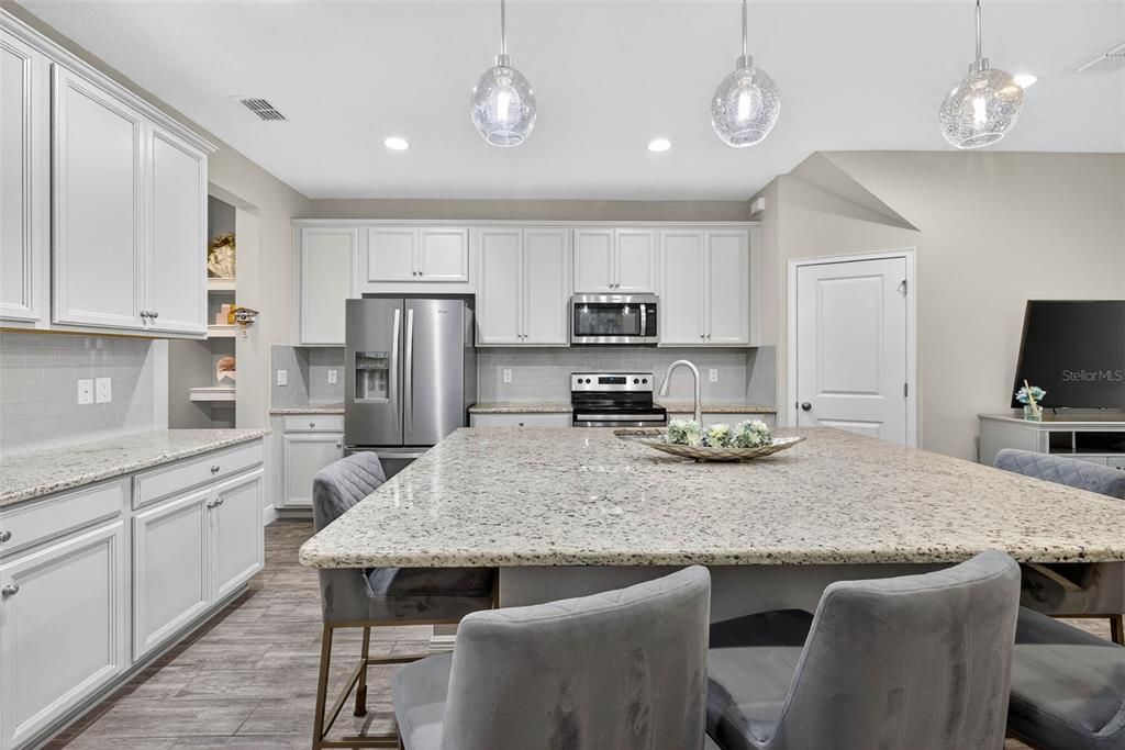 待售: $390,000 (3 贝兹, 2 浴室, 1667 平方英尺)