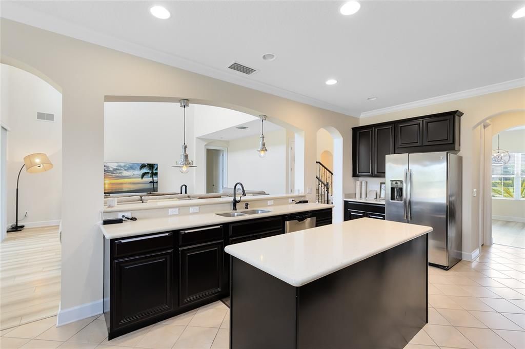 На продажу: $799,000 (4 спален, 3 ванн, 4010 Квадратных фут)