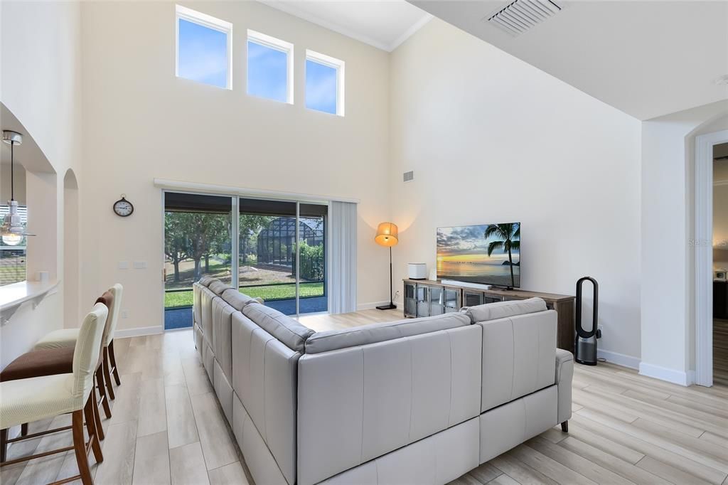 На продажу: $799,000 (4 спален, 3 ванн, 4010 Квадратных фут)