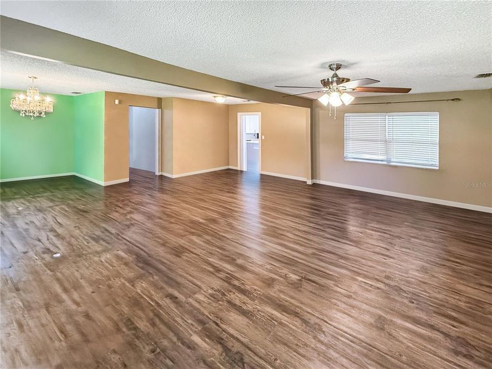 For Sale: $315,000 (3 beds, 2 baths, 1992 Square Feet)