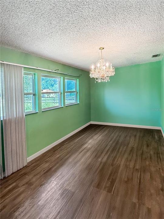 For Sale: $315,000 (3 beds, 2 baths, 1992 Square Feet)