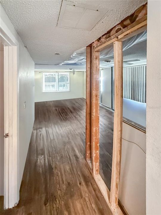 For Sale: $315,000 (3 beds, 2 baths, 1992 Square Feet)