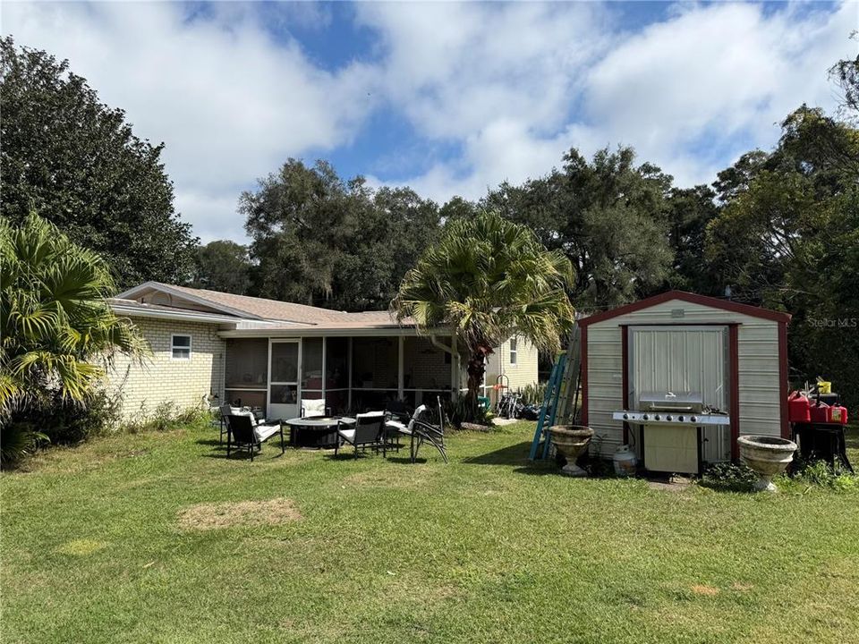 For Sale: $315,000 (3 beds, 2 baths, 1992 Square Feet)