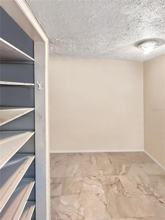 For Sale: $315,000 (3 beds, 2 baths, 1992 Square Feet)