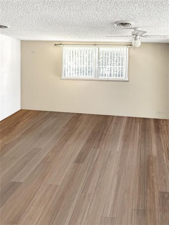 For Sale: $315,000 (3 beds, 2 baths, 1992 Square Feet)