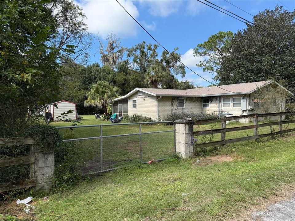 For Sale: $315,000 (3 beds, 2 baths, 1992 Square Feet)