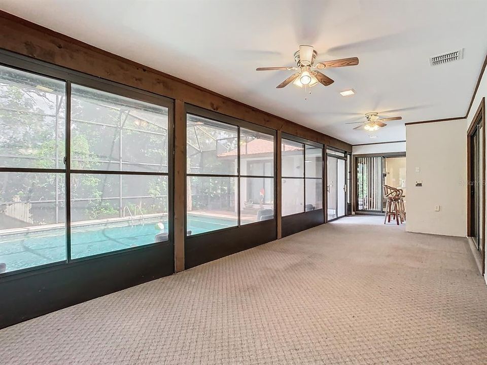 En Venta: $560,000 (4 camas, 2 baños, 2174 Pies cuadrados)