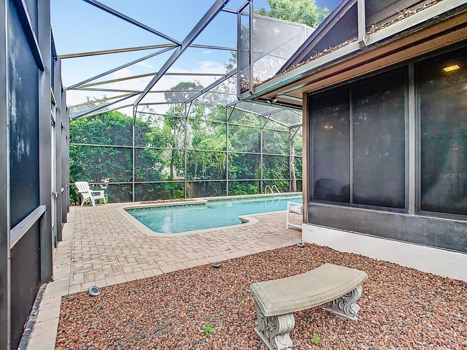 En Venta: $560,000 (4 camas, 2 baños, 2174 Pies cuadrados)