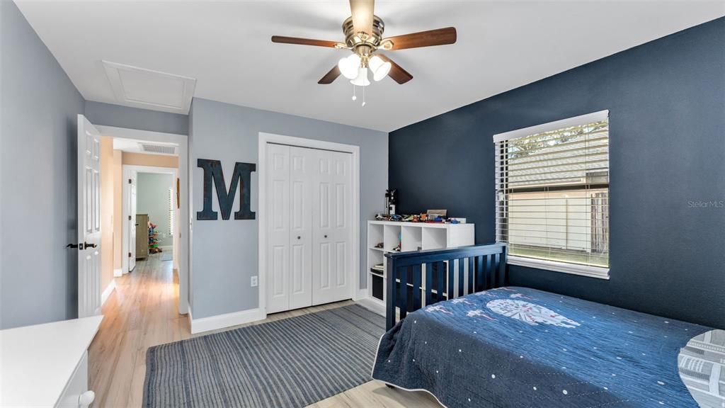 合同活跃: $385,000 (3 贝兹, 2 浴室, 1896 平方英尺)