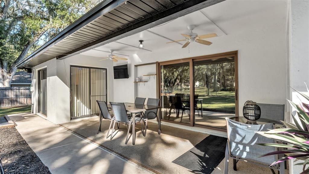 合同活跃: $385,000 (3 贝兹, 2 浴室, 1896 平方英尺)