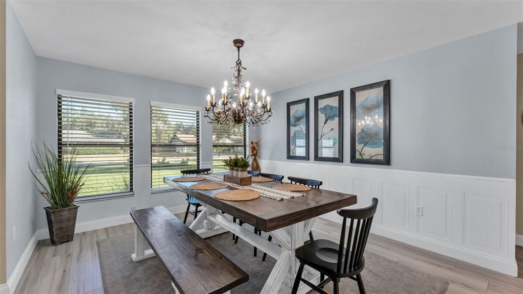 合同活跃: $385,000 (3 贝兹, 2 浴室, 1896 平方英尺)