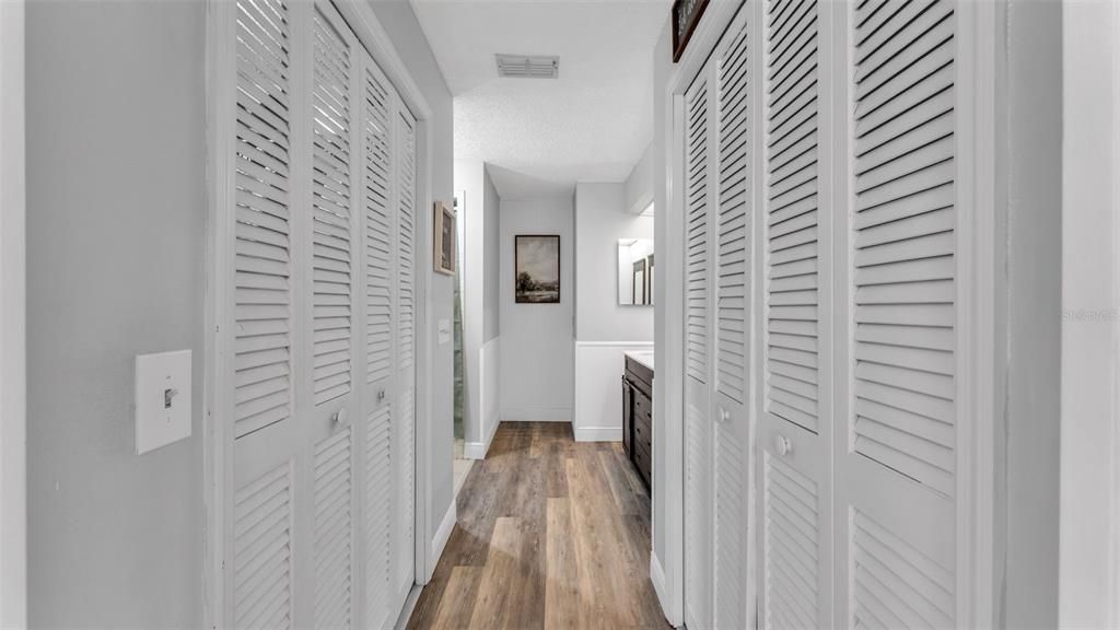 合同活跃: $385,000 (3 贝兹, 2 浴室, 1896 平方英尺)