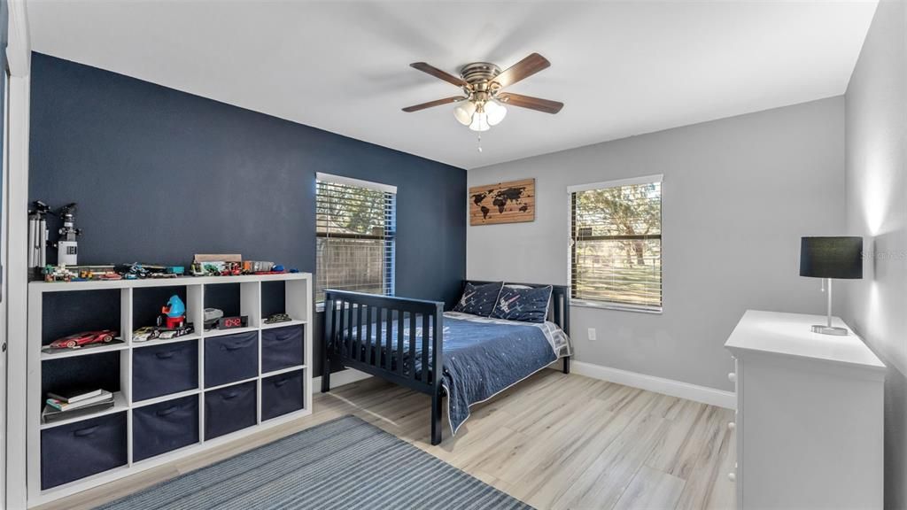 合同活跃: $385,000 (3 贝兹, 2 浴室, 1896 平方英尺)