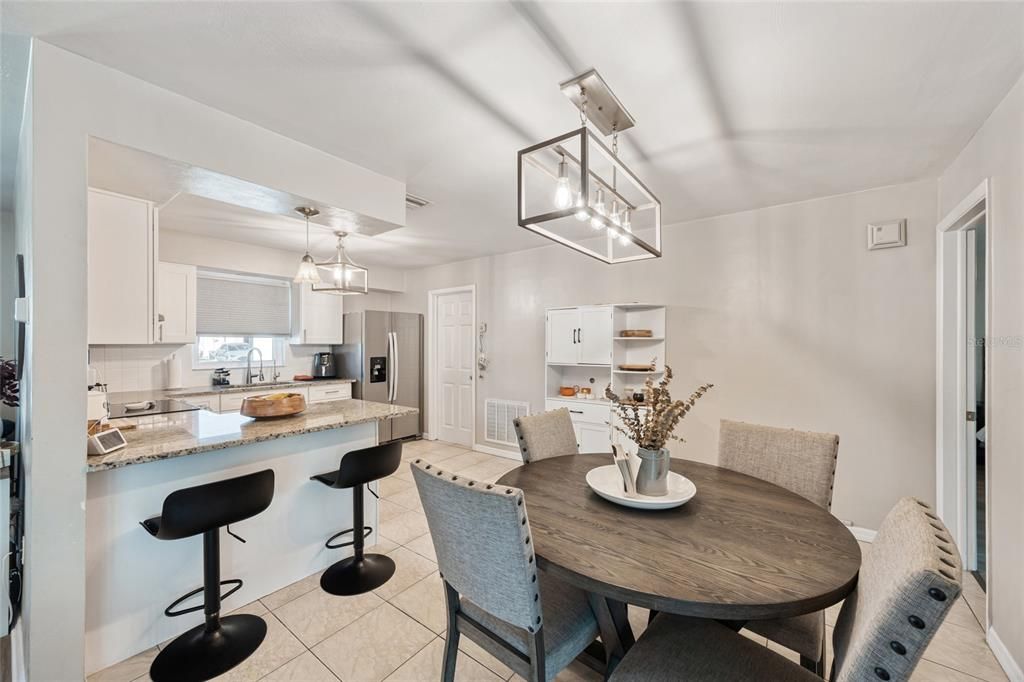 Active With Contract: $249,000 (2 beds, 2 baths, 1303 Square Feet)