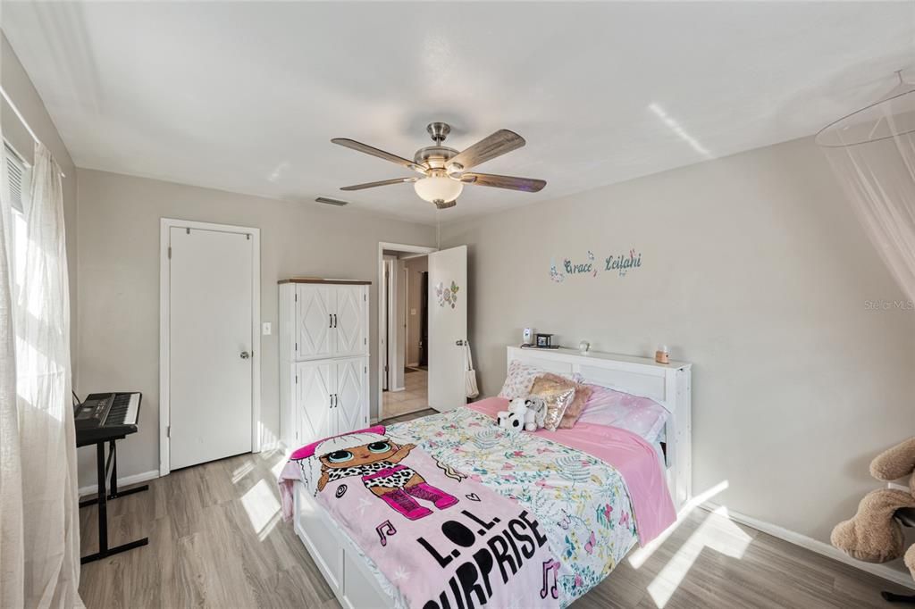 Active With Contract: $249,000 (2 beds, 2 baths, 1303 Square Feet)