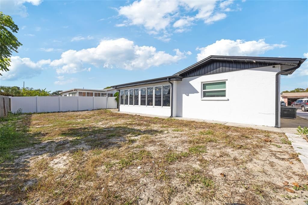 Active With Contract: $249,000 (2 beds, 2 baths, 1303 Square Feet)