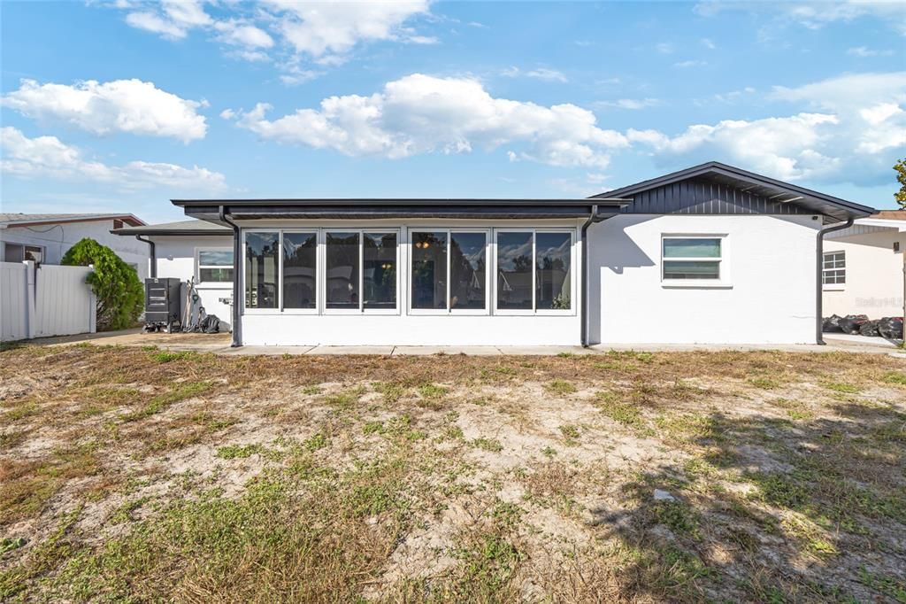 Active With Contract: $249,000 (2 beds, 2 baths, 1303 Square Feet)