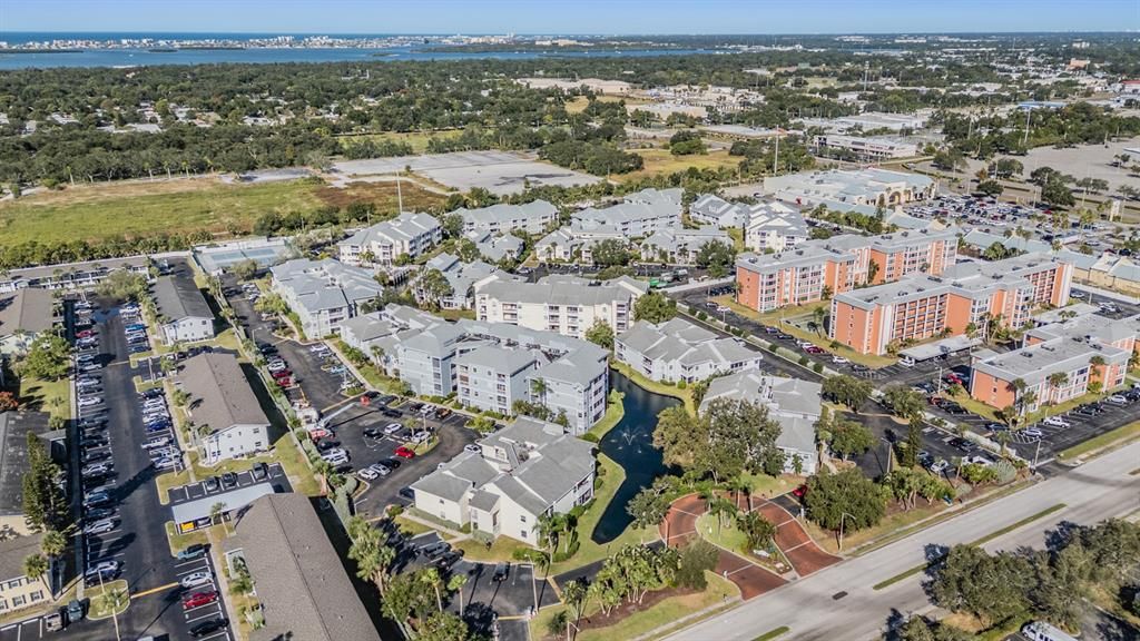 合同活跃: $190,000 (2 贝兹, 2 浴室, 945 平方英尺)