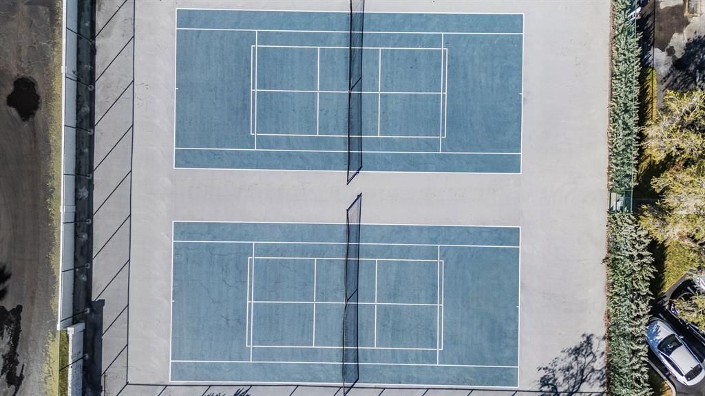 合同活跃: $190,000 (2 贝兹, 2 浴室, 945 平方英尺)