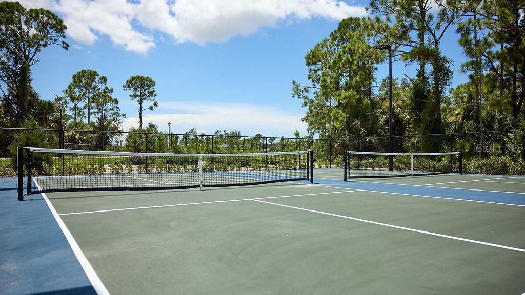 出租: $1,676 (1 贝兹, 1 浴室, 756 平方英尺)