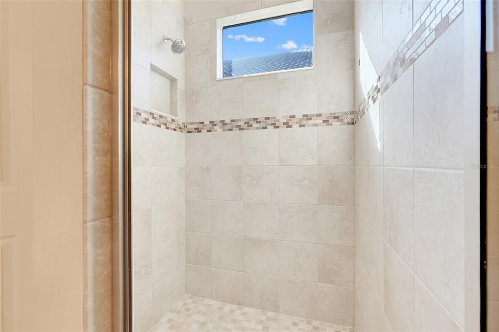 待售: $355,000 (2 贝兹, 2 浴室, 1681 平方英尺)