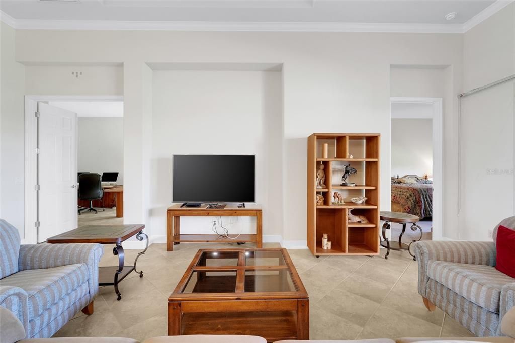 待售: $355,000 (2 贝兹, 2 浴室, 1681 平方英尺)