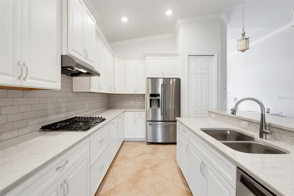 待售: $355,000 (2 贝兹, 2 浴室, 1681 平方英尺)