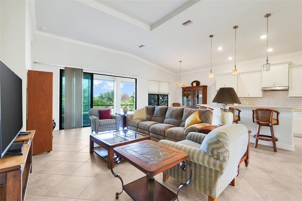 待售: $355,000 (2 贝兹, 2 浴室, 1681 平方英尺)