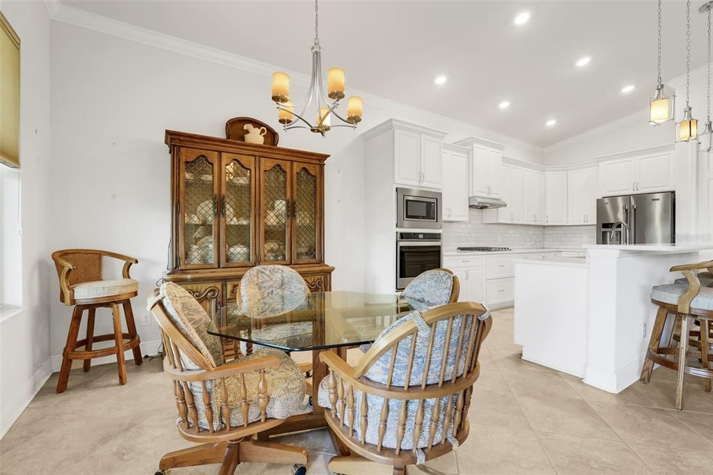 待售: $355,000 (2 贝兹, 2 浴室, 1681 平方英尺)