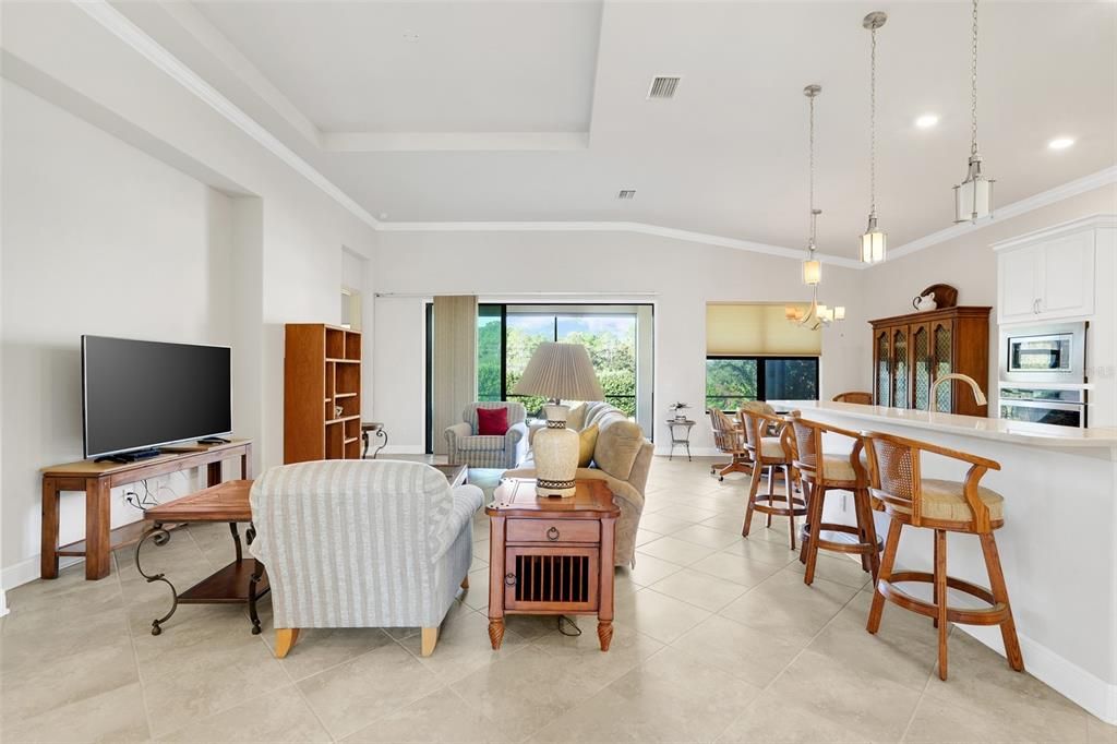 待售: $355,000 (2 贝兹, 2 浴室, 1681 平方英尺)