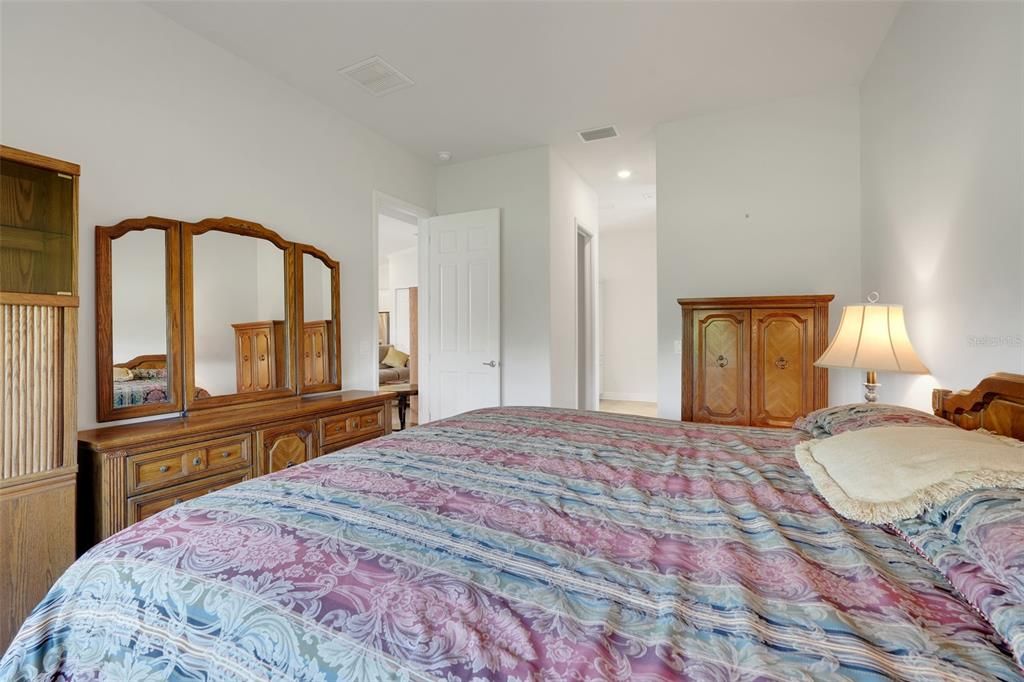 待售: $355,000 (2 贝兹, 2 浴室, 1681 平方英尺)