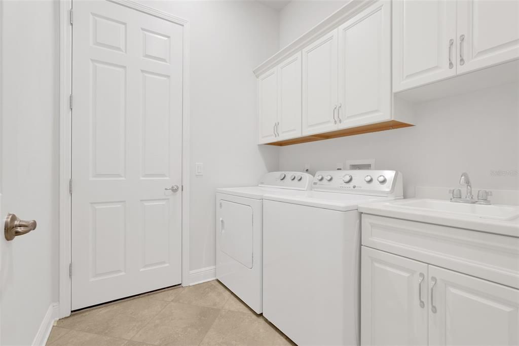 待售: $355,000 (2 贝兹, 2 浴室, 1681 平方英尺)