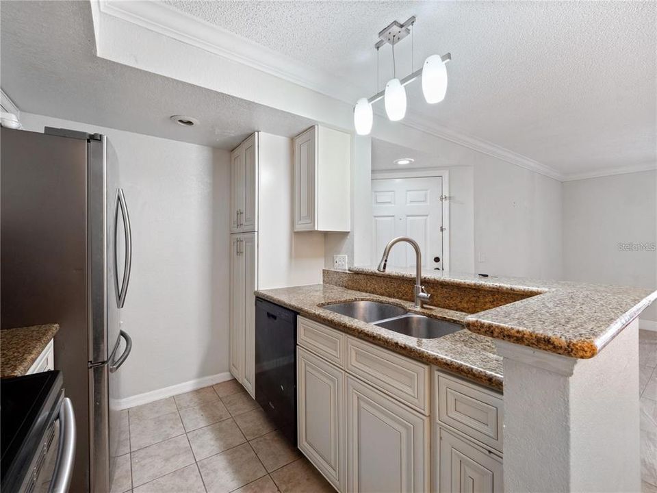 For Sale: $175,000 (3 beds, 2 baths, 1237 Square Feet)