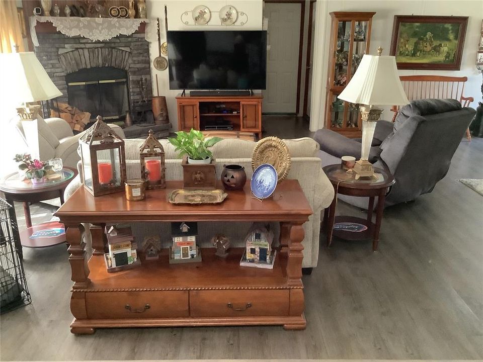 На продажу: $250,000 (3 спален, 2 ванн, 1998 Квадратных фут)